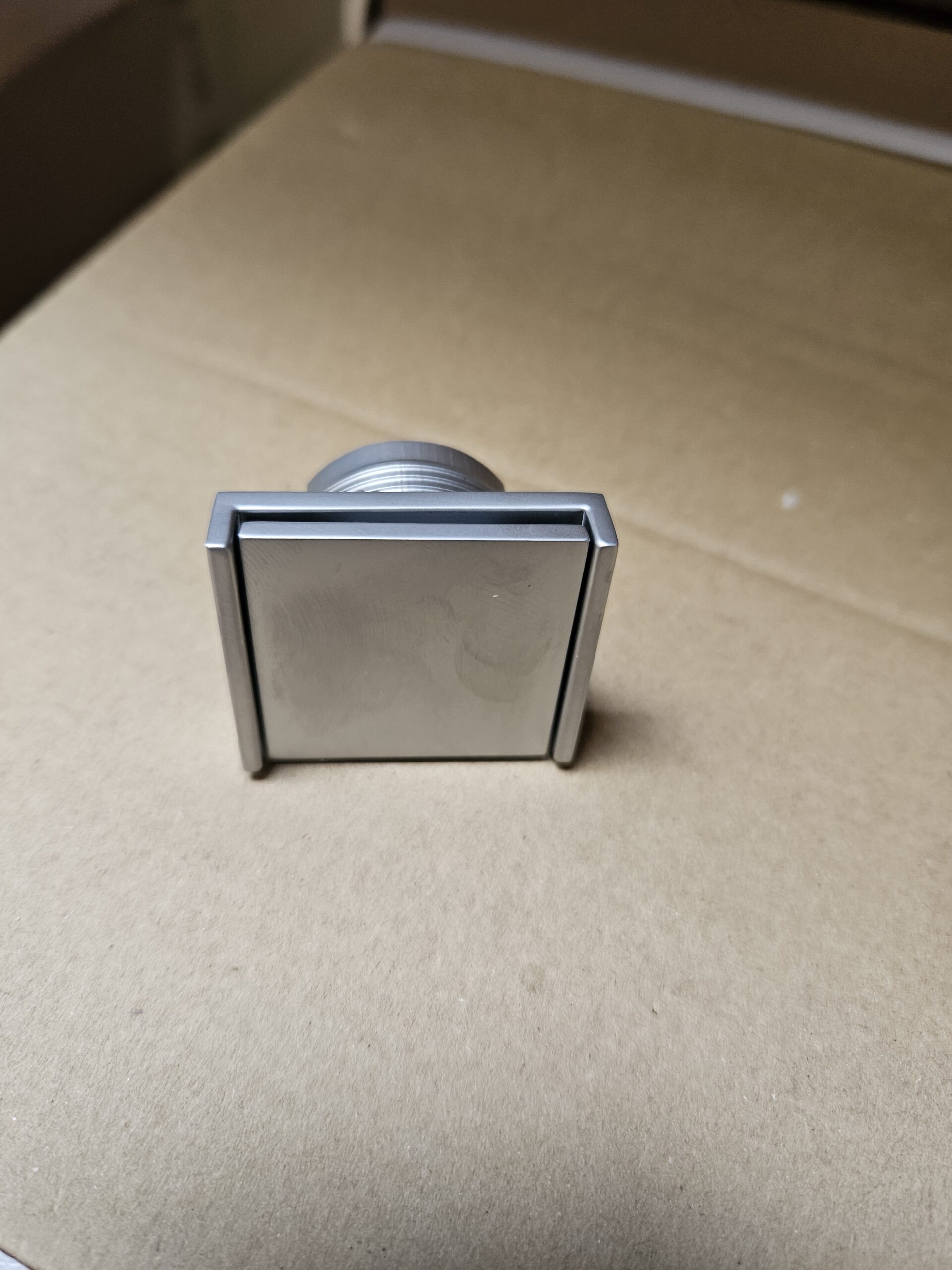 Schubladenknopf Konfurn silber eckig