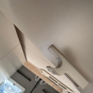 Arretierung für Schrankklappen